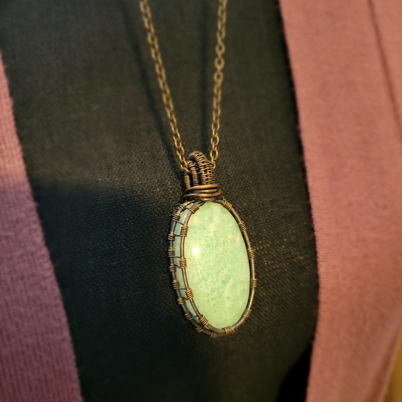 Aventurine handmade wire wrapped necklace. - Picture 3 of 5